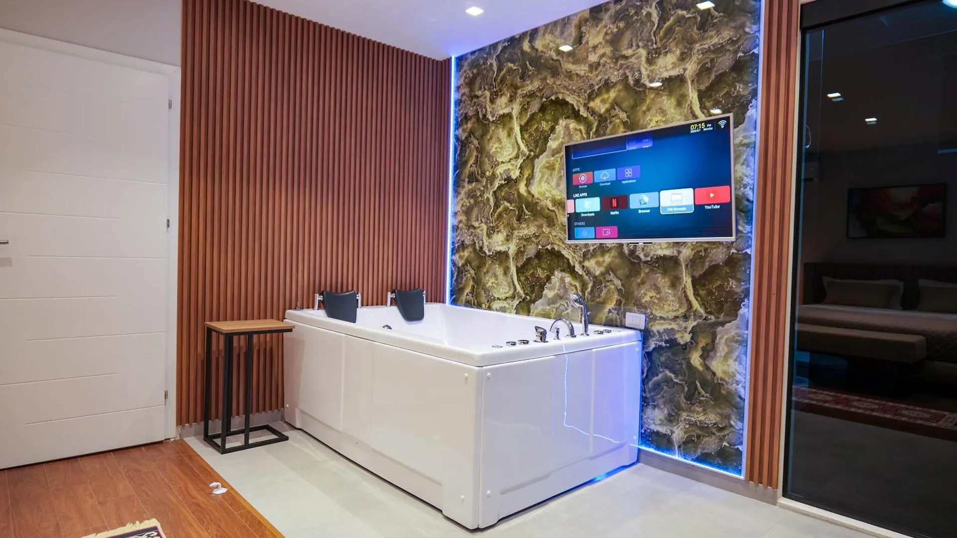 313 Villa Тирана 3*,  Албания