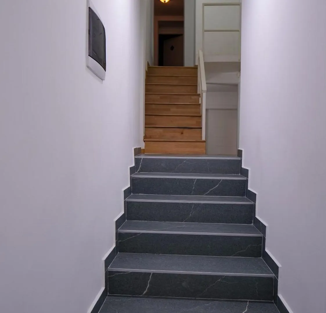313 Villa Τίρανα